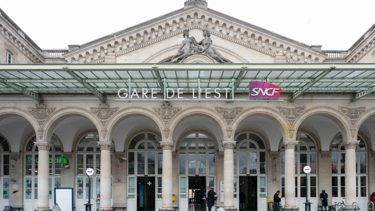 Canicule : des centaines de voyageurs bloqués à la gare de l’Est à Paris à cause d'une panne électrique
