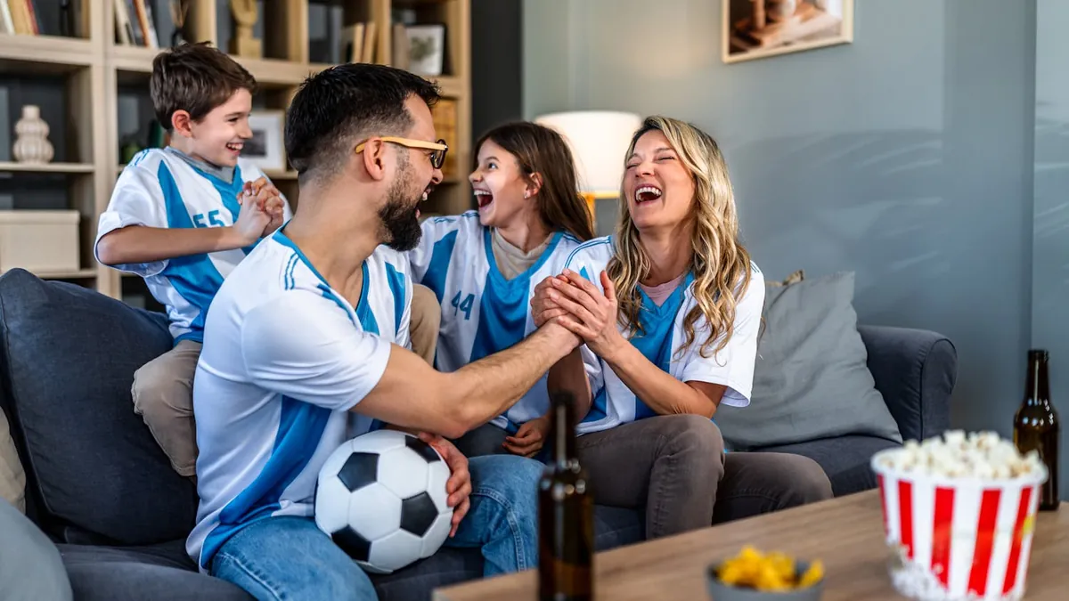 Coupe du monde 2026 : comment gérer les soirées  télé en couple ou en famille ?