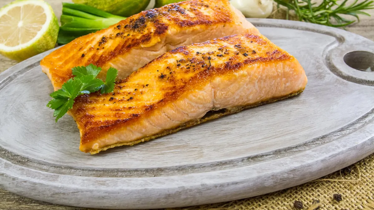 Est-ce que c'est bon pour le coeur de manger du saumon régulièrement ? Ce qu'en disent les cardiologues