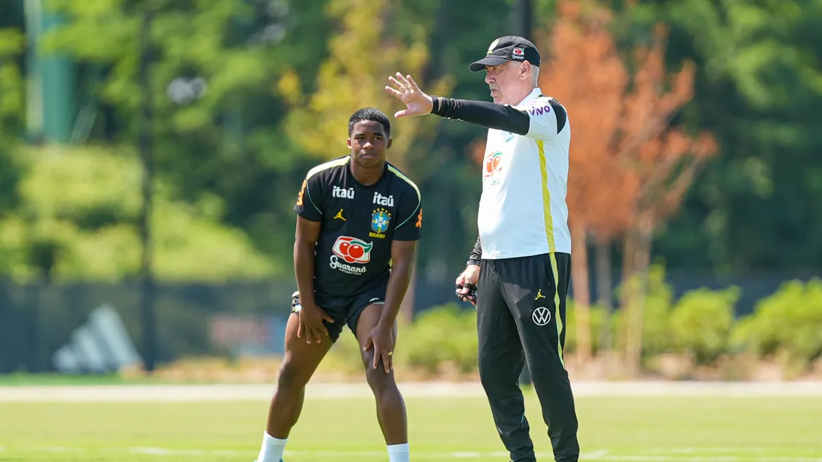 Ancelotti rasga elogios a Endrick e pede calma: "Temos que esperar um pouco"