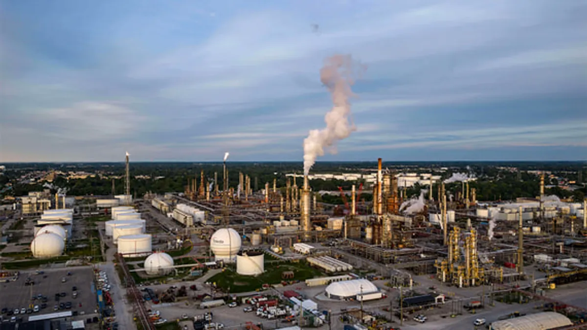 Кувейт нарастил нефтедобычу на фоне открытия Ормузского пролива