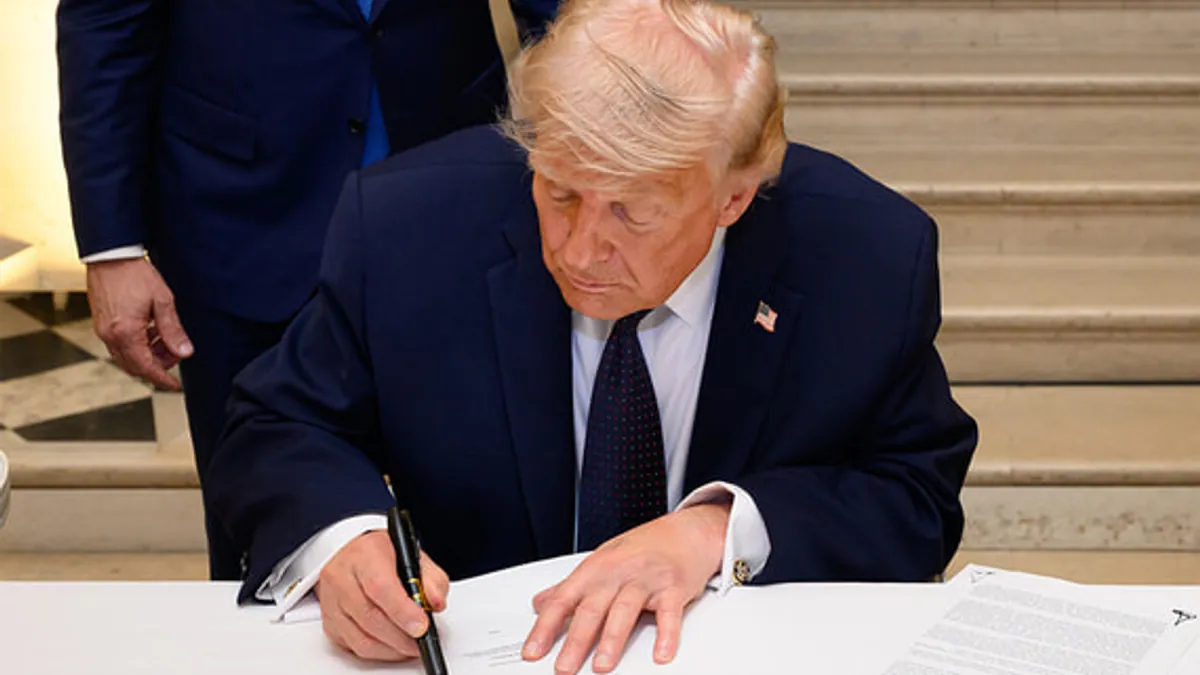 Трамп призвал к прекращению огня на Ближнем Востоке, в том числе в Ливане